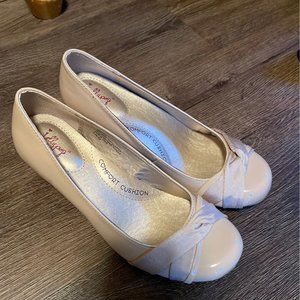 Jellypop kitten heels cream color 8.5